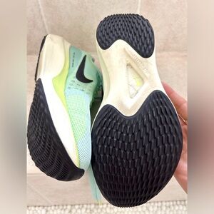 Nike running shoes- size 8. Very good condition.